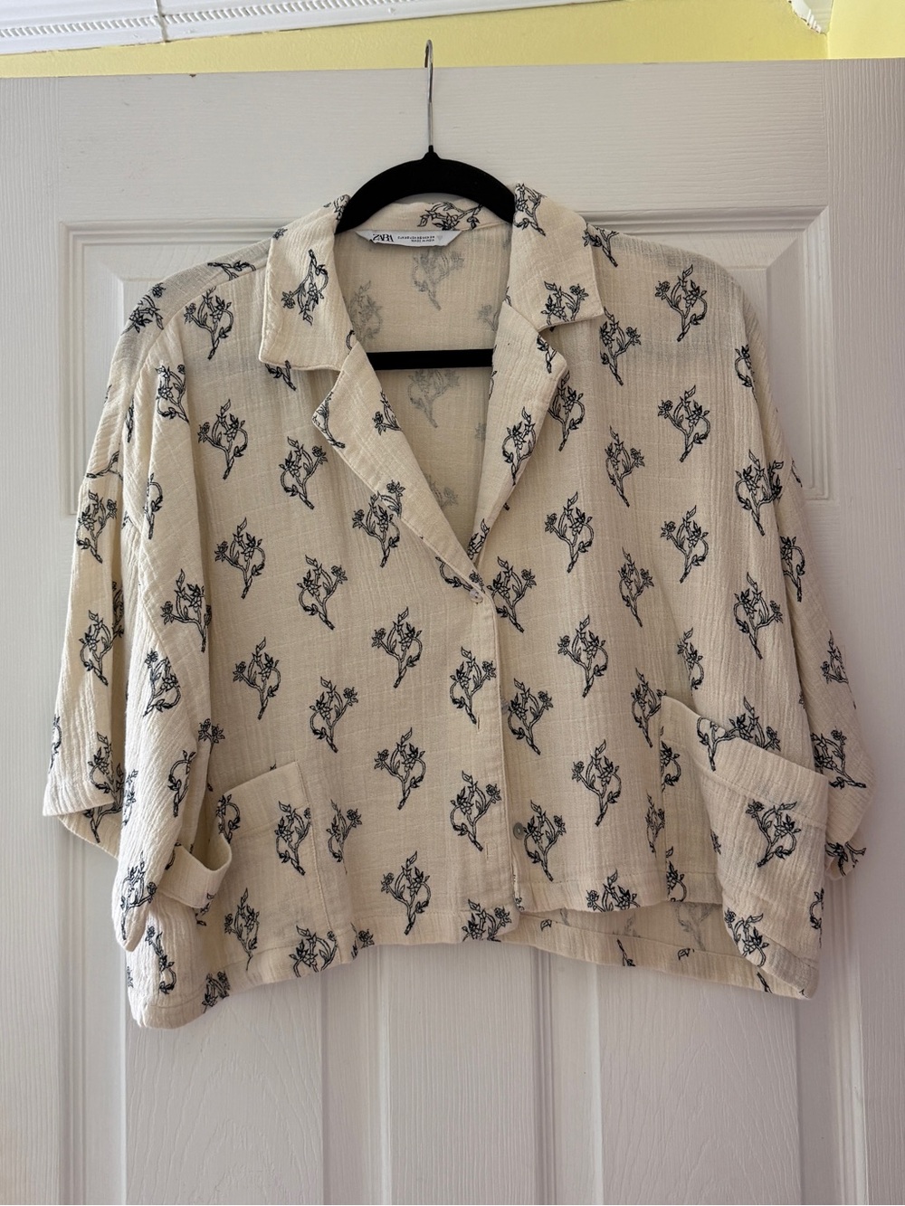 Zara Black Floral Cream Cropped Button-Down Shirt